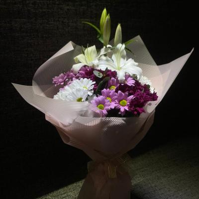 Lilyum ve papatya buketi